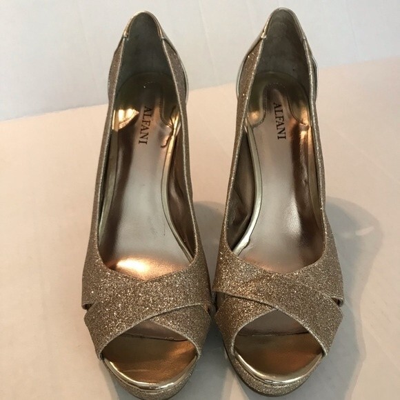 ALFANI Gold Glitter Open Toed Criss-Cross Heels Size 6.5 Peep Toe 4" Heels - Picture 2 of 8
